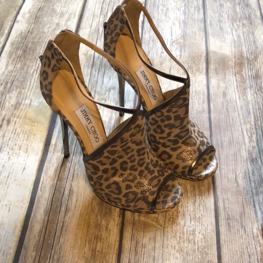 *Authentic* NIB Shim. Leopard Suede/Mirror Sandals